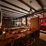 Beautiful Loft Space In Historic *