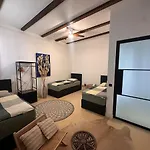 Beautiful Loft Space In Historic * スキーダム