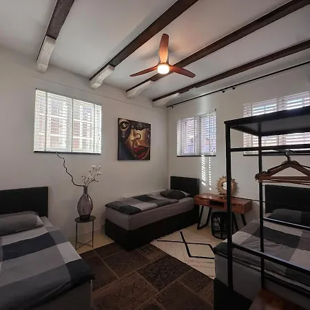 Ferienhaus Beautiful Loft Space In Historic Schiedam