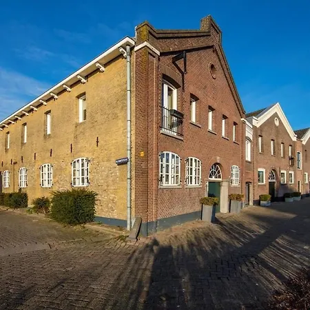 Beautiful Loft Space In Historic