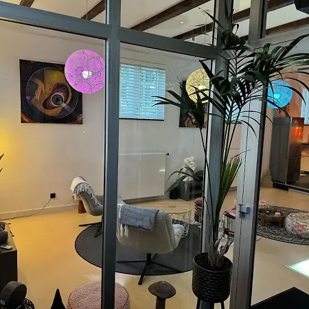 Beautiful Loft Space In Historic *