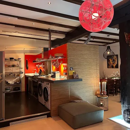 Beautiful Loft Space In Historic Hébergement de vacances *
