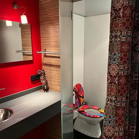 Beautiful Loft Space In Historic Nyaraló