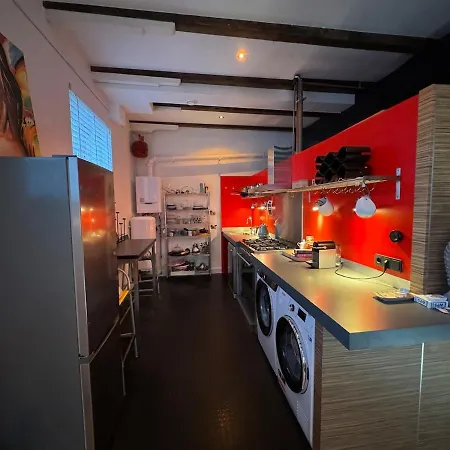 Hébergement de vacances Beautiful Loft Space In Historic *