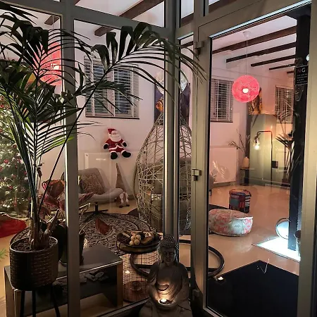 Hébergement de vacances Beautiful Loft Space In Historic *