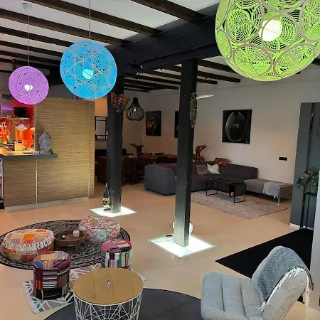 Nyaraló Beautiful Loft Space In Historic