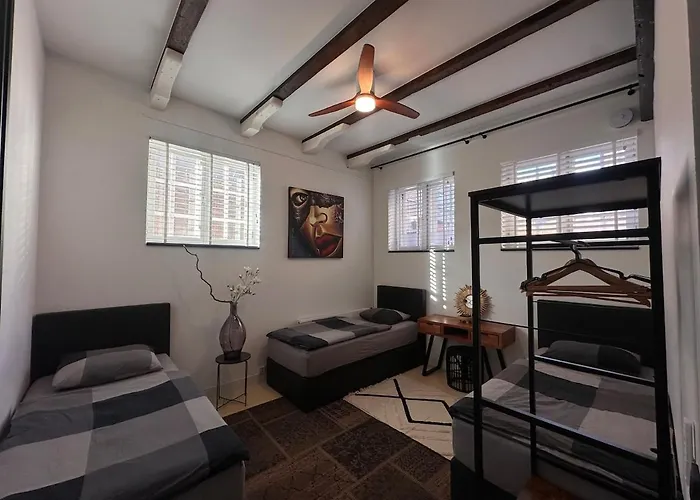 Ferienhaus Beautiful Loft Space In Historic Schiedam