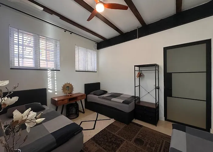 Beautiful Loft Space In Historic *