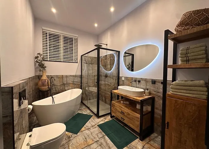 Beautiful Loft Space In Historic Сasa de vacaciones