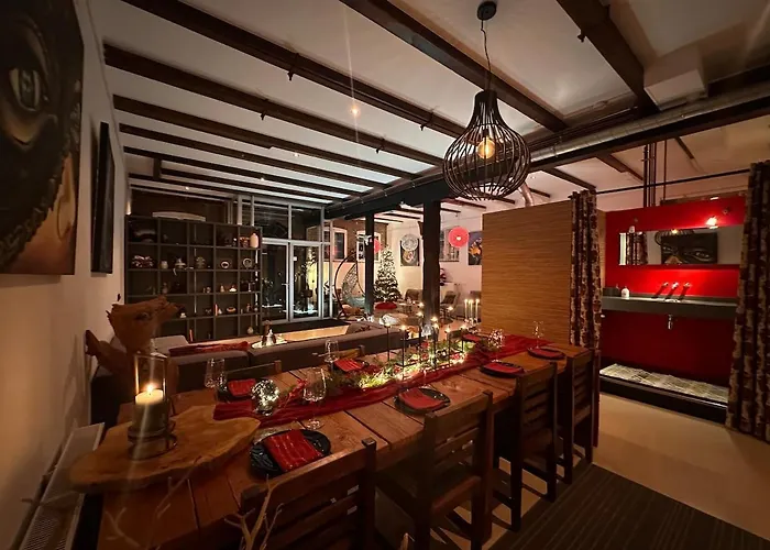 Beautiful Loft Space In Historic *