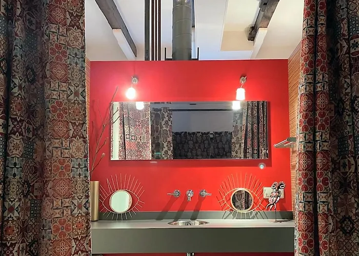 Beautiful Loft Space In Historic *