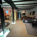 Beautiful Loft Space In Historic