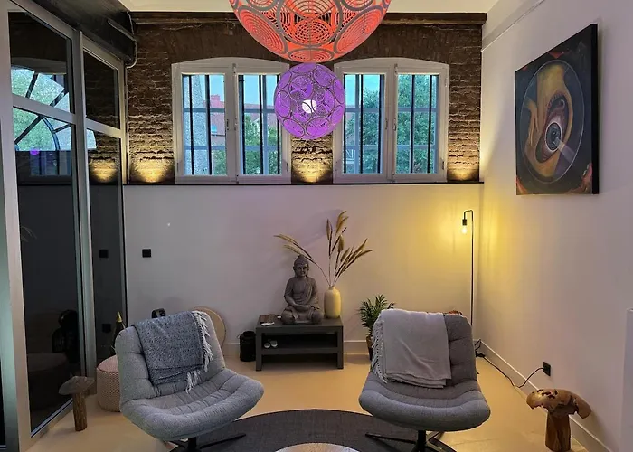 Beautiful Loft Space In Historic Holiday home Schiedam