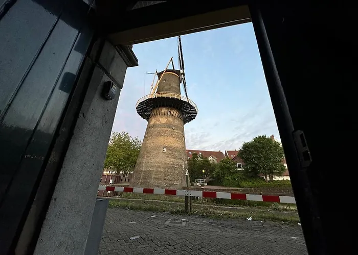 Beautiful Loft Space In Historic Holiday home *