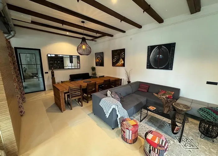 Beautiful Loft Space In Historic *