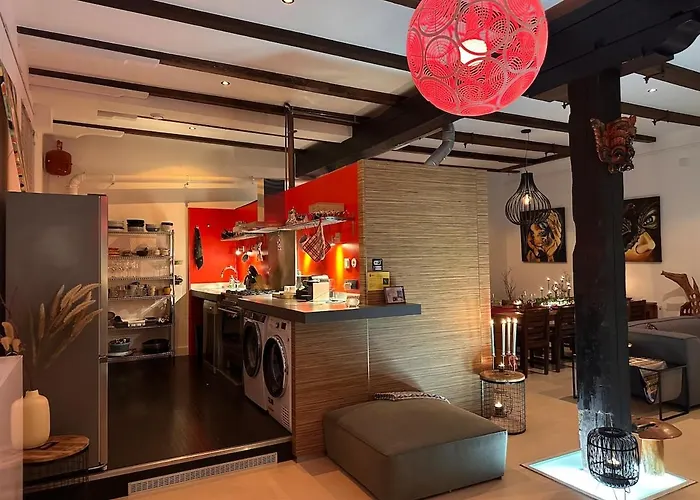 Beautiful Loft Space In Historic Holiday home *