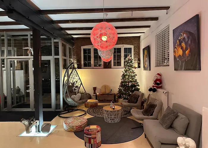 Beautiful Loft Space In Historic